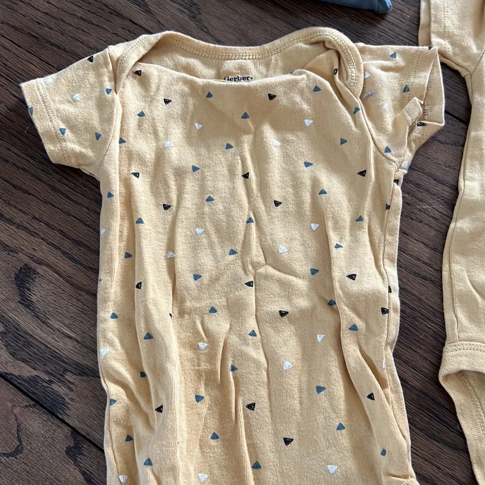 3-6M Gerber 6-Pack of Onesies
